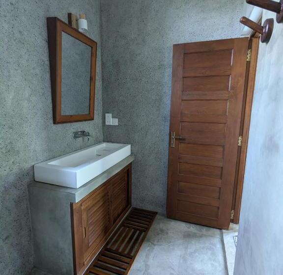 Семейный Номер Deluxe, Losu Polhena