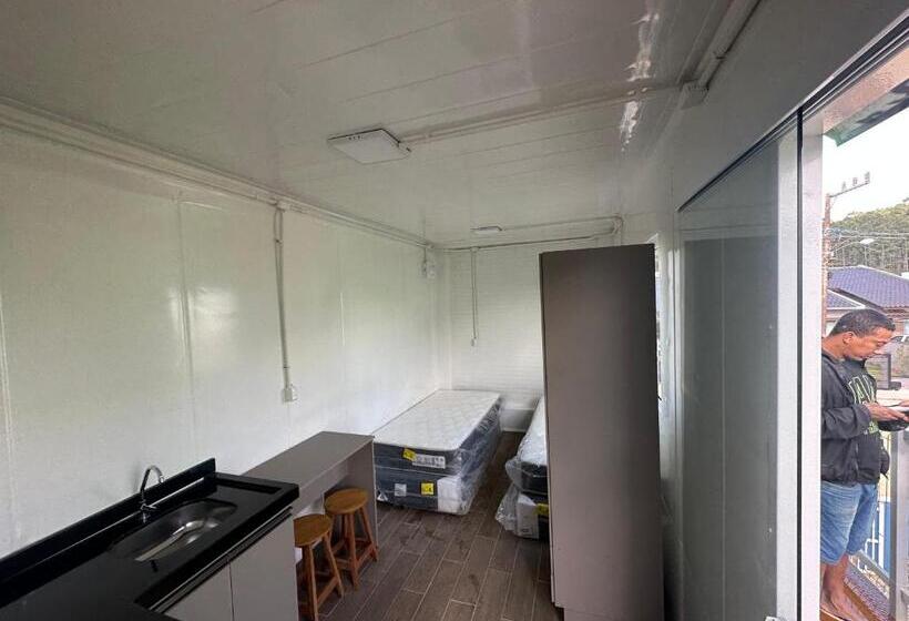 标准间, Vila Verde Containers