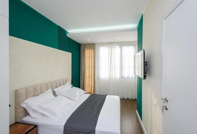 StandaardKamer, Latorre