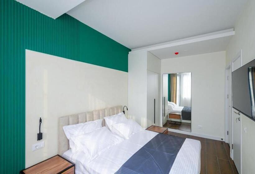 StandaardKamer, Latorre