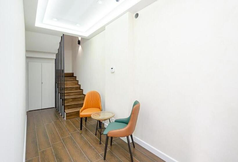 StandaardKamer, Latorre