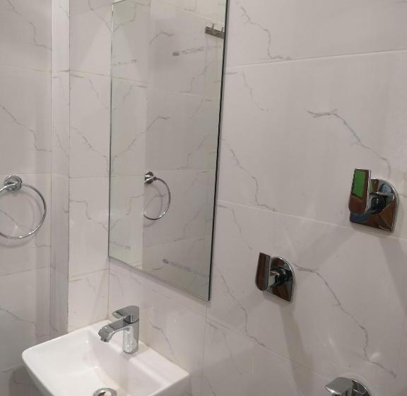 חדר אקונומי, Vasudev Niwas