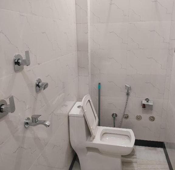 חדר אקונומי, Vasudev Niwas