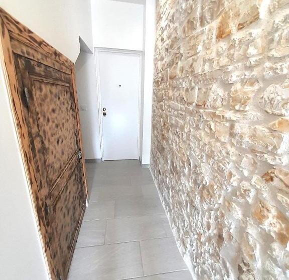 标准工作室, Le Bugatti Studio En Face De La Gare