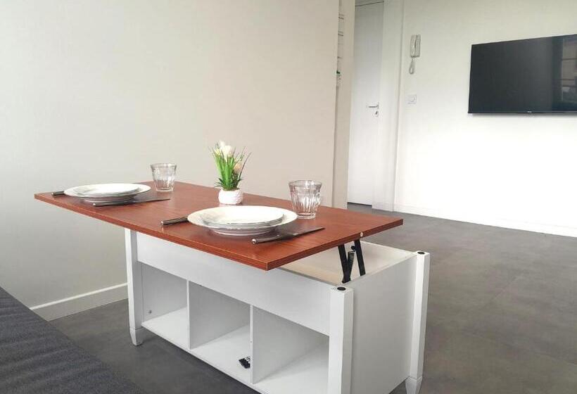 标准工作室, Le Bugatti Studio En Face De La Gare