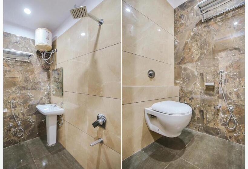 اتاق کلاسیک سه تخته, Orchid Regency