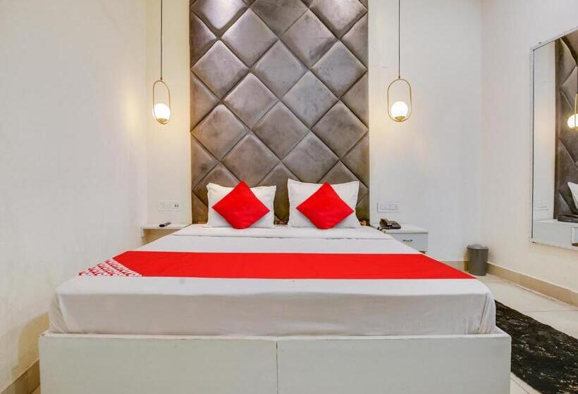 اتاق کلاسیک سه تخته, Orchid Regency