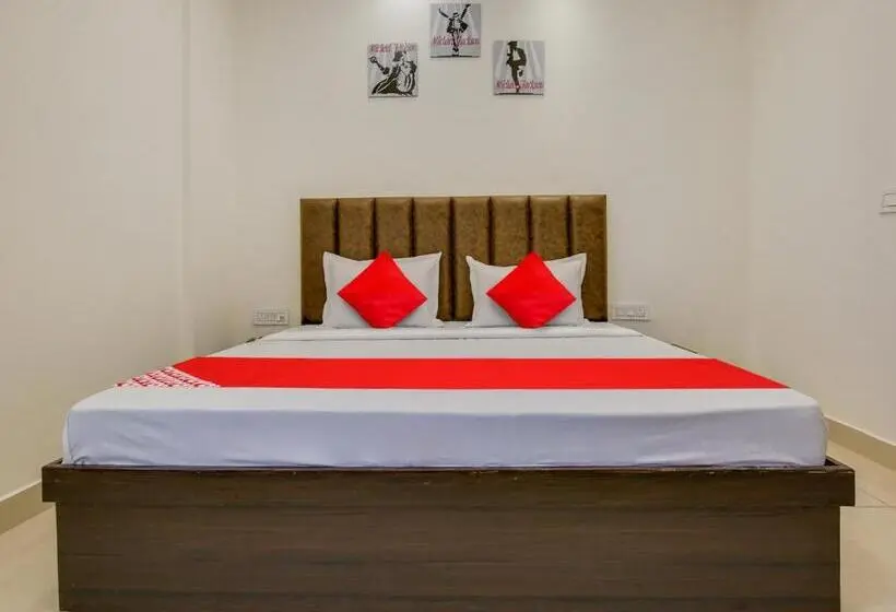 Classic Kolmen Hengen Huone, Orchid Regency