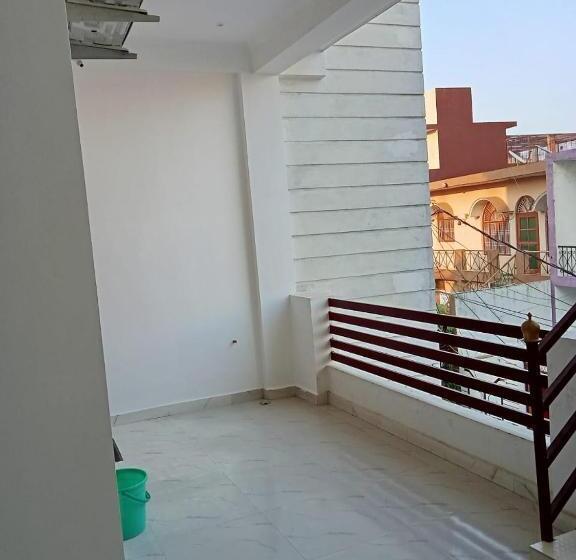 デラックスルーム, Maa Vaishno Paying Guest House