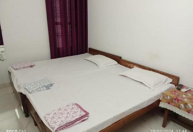 デラックスルーム, Maa Vaishno Paying Guest House