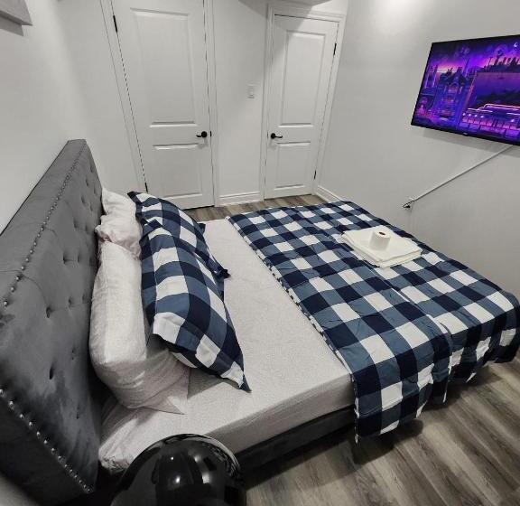 스탠다드 룸 공동 욕실, New Modern Room In Innisfil
