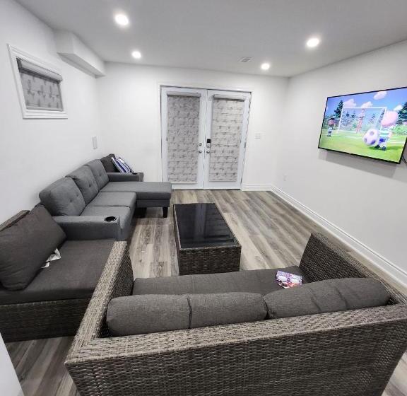 带共用浴室的标准房间, New Modern Room In Innisfil