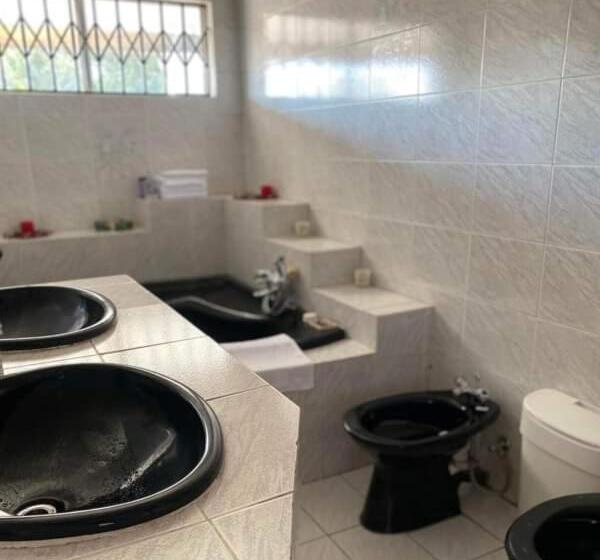 スタンダードルーム, P&l Exclusive Beauty Parlour