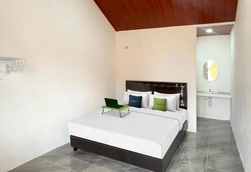 スタンダードルーム, Urbanview Hotel Nerine S Glamping Village Cipanas By Reddoorz