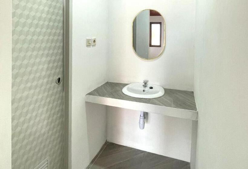 Номер Стандарт, Urbanview Hotel Nerine S Glamping Village Cipanas By Reddoorz