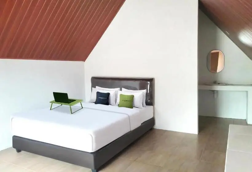 デラックスルーム, Urbanview Hotel Nerine S Glamping Village Cipanas By Reddoorz