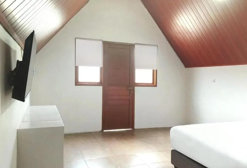 デラックスルーム, Urbanview Hotel Nerine S Glamping Village Cipanas By Reddoorz