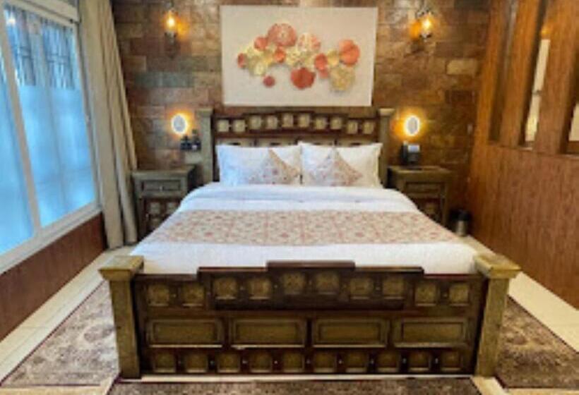 Номер Deluxe, Yashmay Villa Club & Resort,gonda