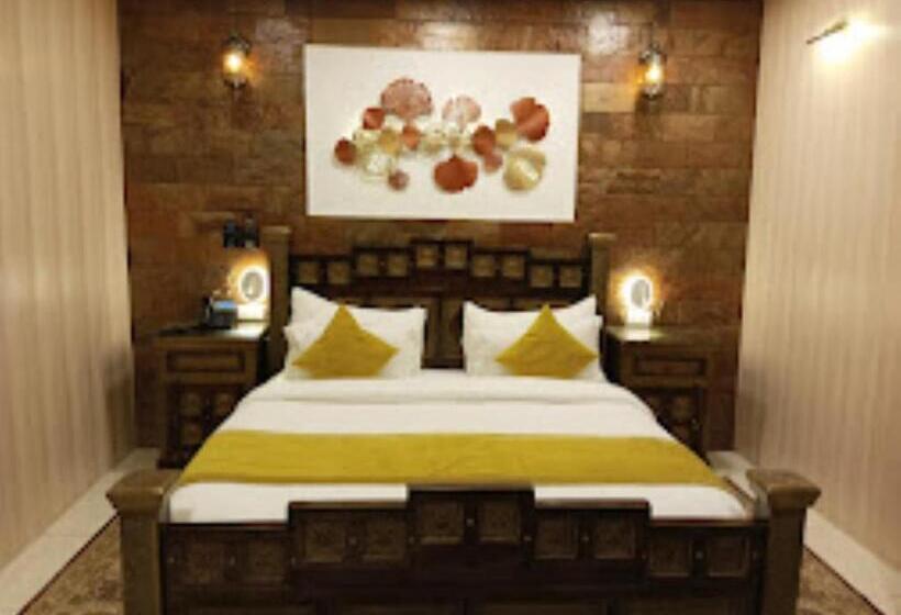 Семейный Номер, Yashmay Villa Club & Resort,gonda