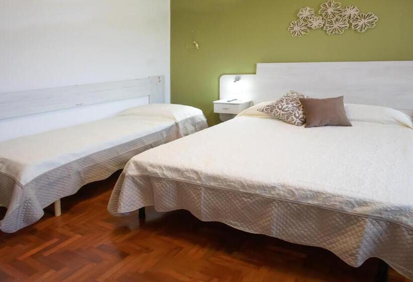 スタンダードトリプルルーム, B&b Green House