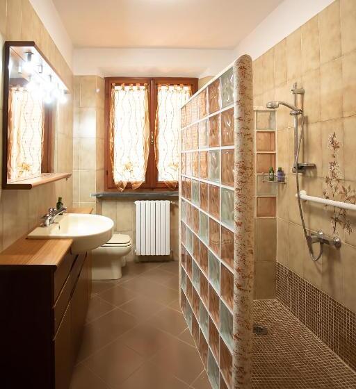 スタンダードトリプルルーム, B&b Green House