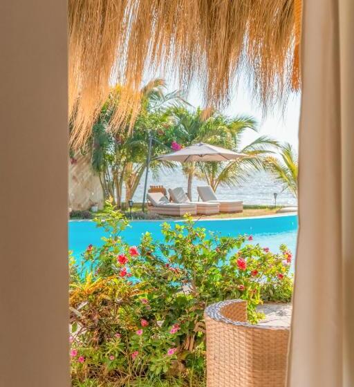 سوییت, Beso De Sal Resort