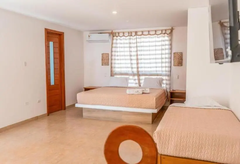 اتاق استاندارد سه تخته با چشم‌انداز استخر, Beso De Sal Resort