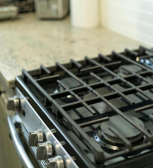 غرفة قياسية, Depot Village