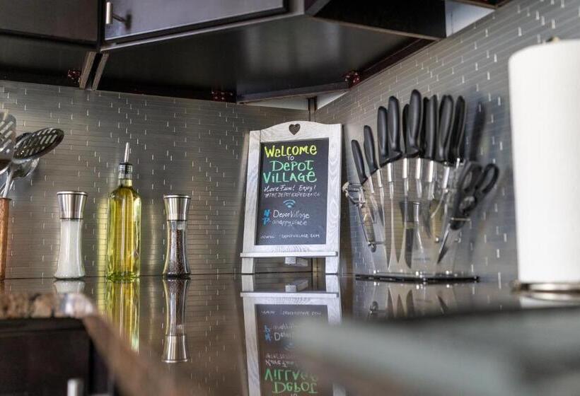 إستوديو قياسى, Depot Village