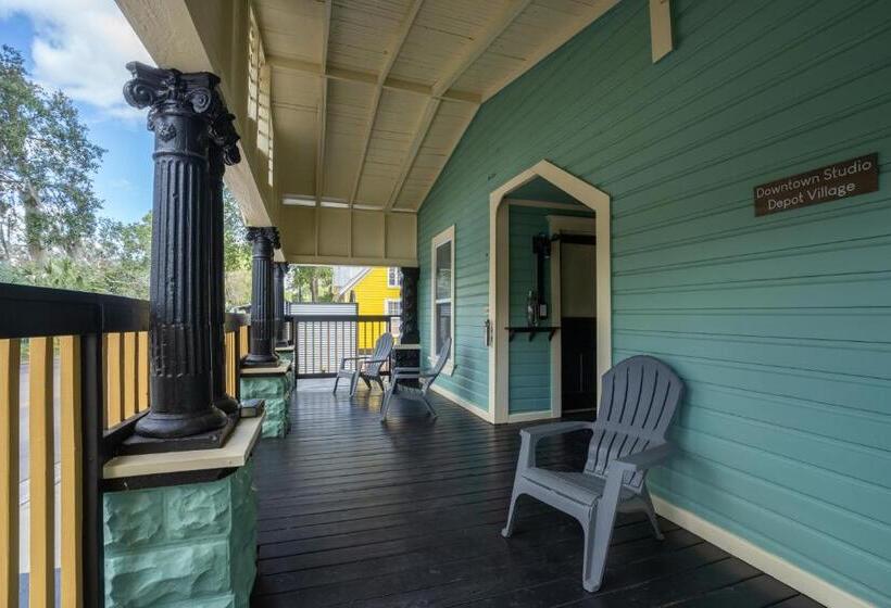 إستوديو قياسى, Depot Village