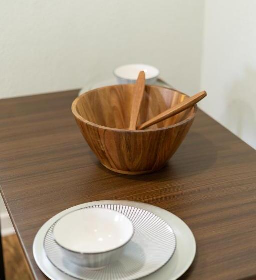 منزل غرفة نوم واحدة, Depot Village