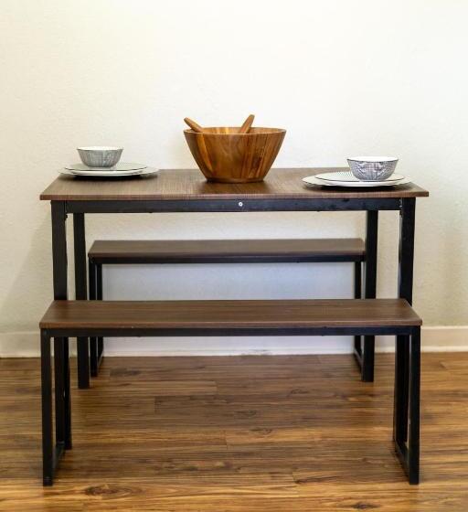 منزل غرفة نوم واحدة, Depot Village