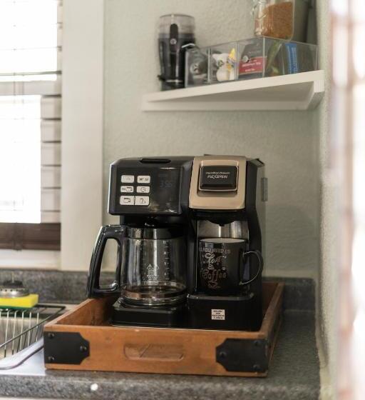 منزل غرفة نوم واحدة, Depot Village