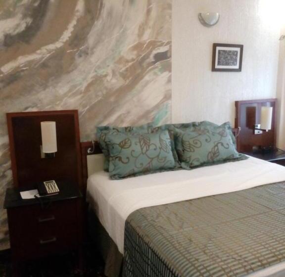 Suite com Varanda, Eka Elite