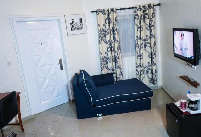 Suite Deluxe, Eka Elite