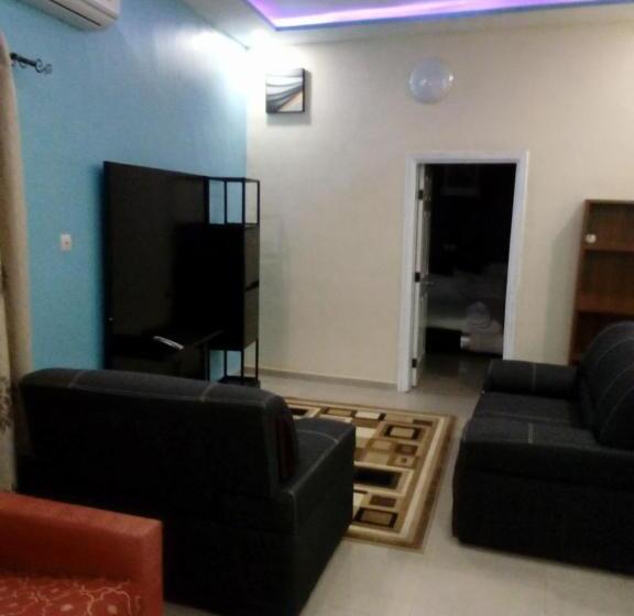 Apartamento 1 Quarto Rés-do-chão, Eka Elite