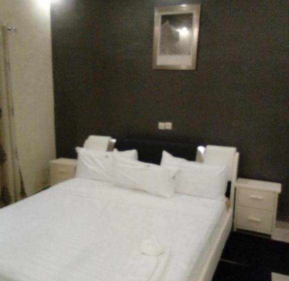 Apartamento 1 Quarto Rés-do-chão, Eka Elite