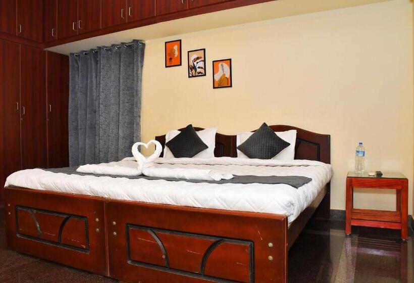 스탠다드 룸, Revive Inn Pondy   Rooms & Villa