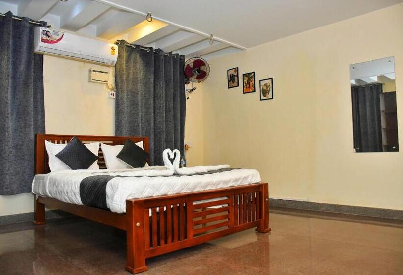 디럭스 룸, Revive Inn Pondy   Rooms & Villa