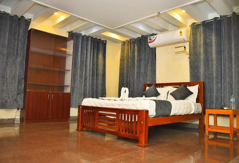 디럭스 룸, Revive Inn Pondy   Rooms & Villa