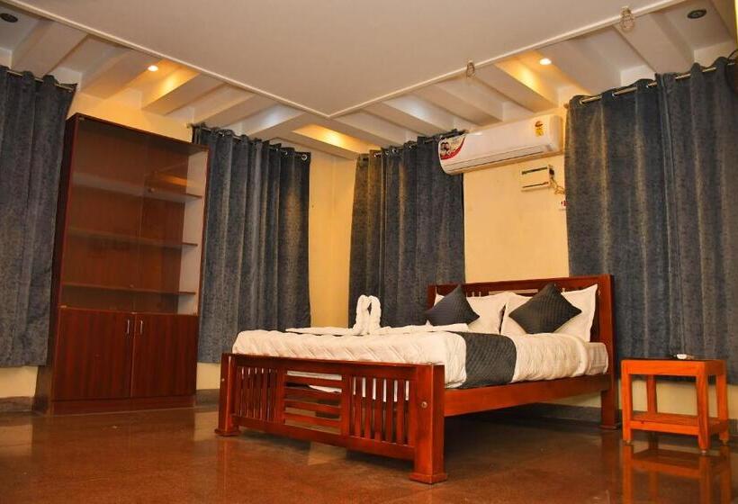 디럭스 룸, Revive Inn Pondy   Rooms & Villa