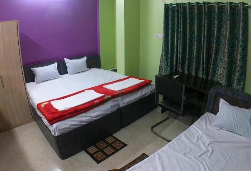 غرفة قياسية ثلاثية, Roop Amrit Guest House , Agartala