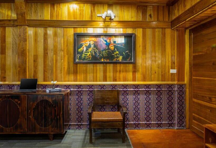 سوییت با چشمانداز کوه, Sapa View Spring Garden