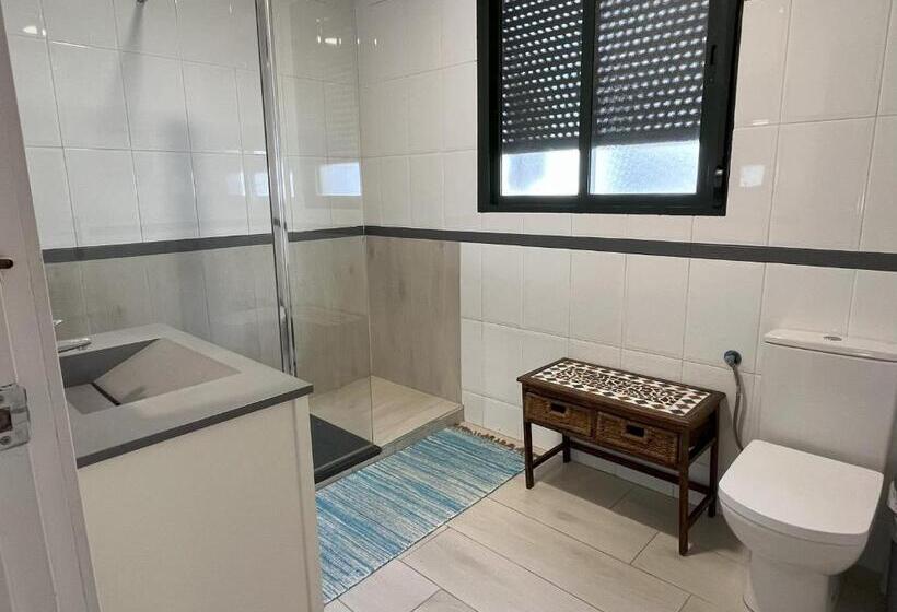 اتاق استاندارد با سرویس بهداشتی مشترک, Pensión Galicia