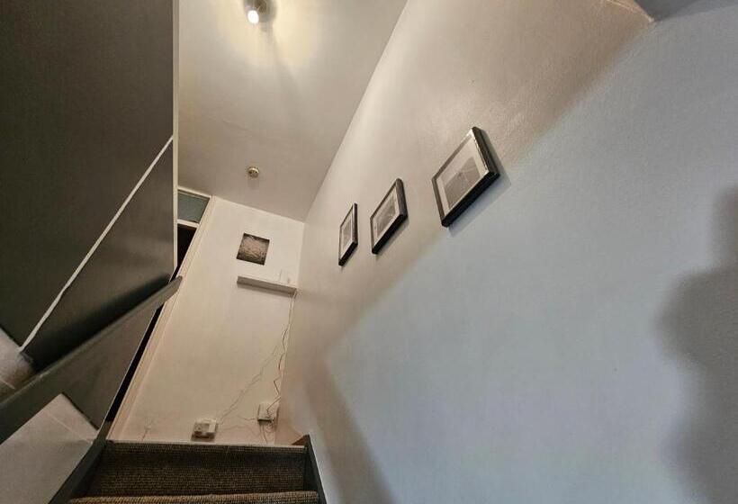 غرفة قياسية, Spitalfields Rooms