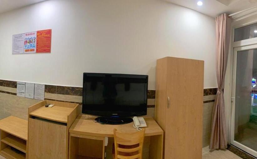 إستديو قياسى مزود بشرفة, An Thịnh Phát Motel