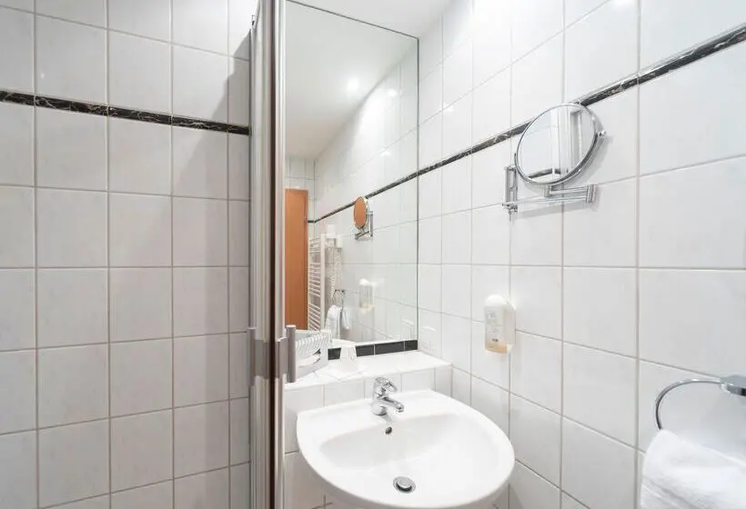 Standard Yhden Hengen Huone, B&b Hotel Gotha Hbf