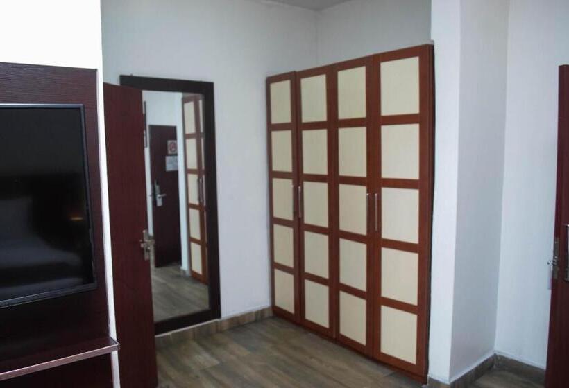 اتاق لوکس با تخت بزرگ, Golden Tulip Hotel Gt31 Stadium Road