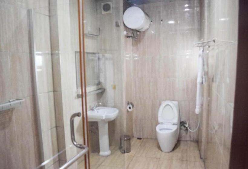 اتاق لوکس با تخت بزرگ, Golden Tulip Hotel Gt31 Stadium Road