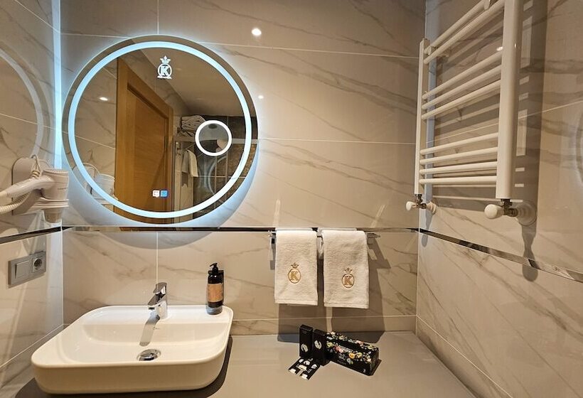 スタンダードルーム, The Külsümz